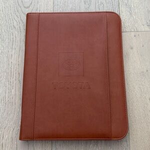 Debossed Leeman Tuscany Toyota Zippered Padfolio - Tan